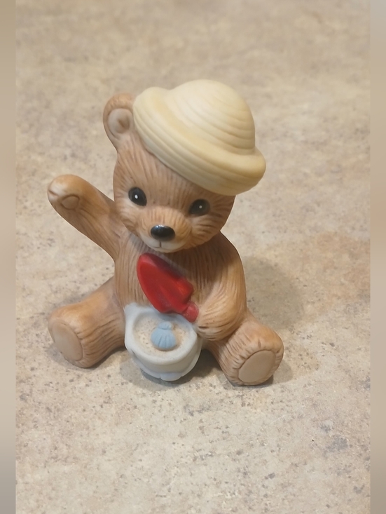 Homco Other - Vintage "August" Monthly Bear Figurine